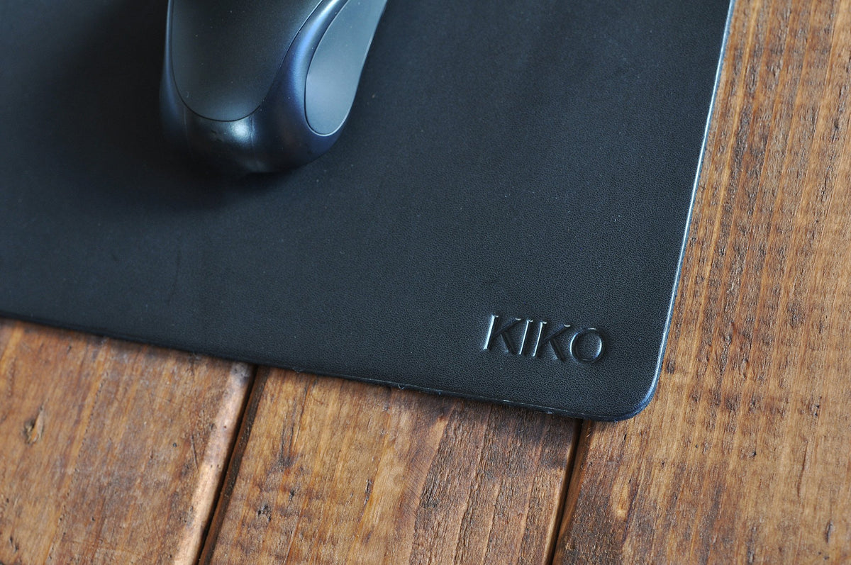 Cowhide Leather Mouse Pad with Smooth Hand-Glazed Surface (Black - Corner)