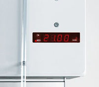 The LED digital measurement display ensures precise positioning of the back gauge and can be set to centimeters (cm) or inches (in)