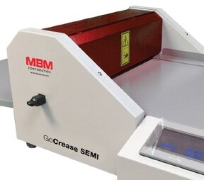 The heavy-duty metal construction is built to endure everyday use with no wear.